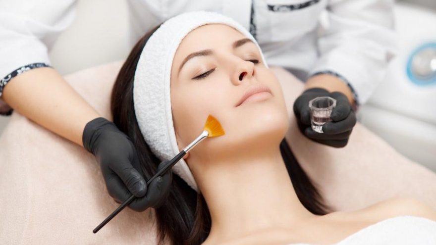 Kil ve karbon peelingi nasıl yapılır? Doğal peeling tarifleri…