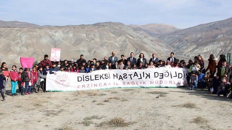 Erzincan’da öğrenciler 500 fidanı toprakla buluşturdu