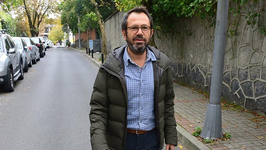 Olgun Şimşek çocuklarıyla ilgileniyor