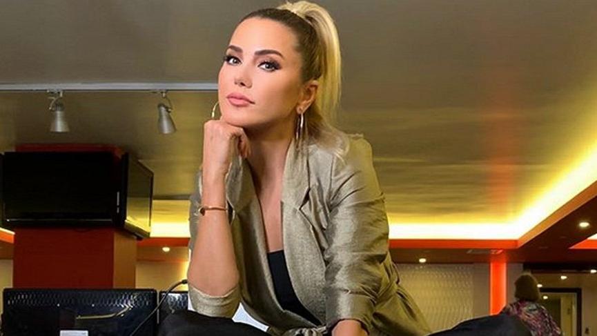 Ece Erken: Ahlakınıza uygun sayfalarda gezinin