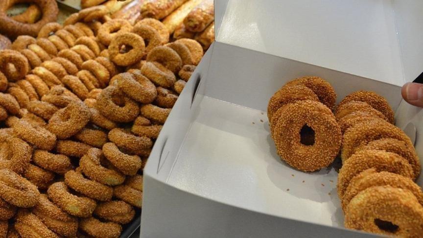 Lezzetli Kandil Simidi Tarifi Ve Malzemeleri Kandil Simidi Nasil Yapilir Yemek Tarifleri