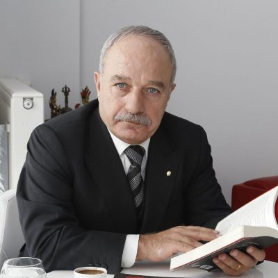 Emekli Albay Sarizeybek Ten Bulent Arinc Ile Ilgili Carpici Aciklamalar Kultur Sanat Haberleri