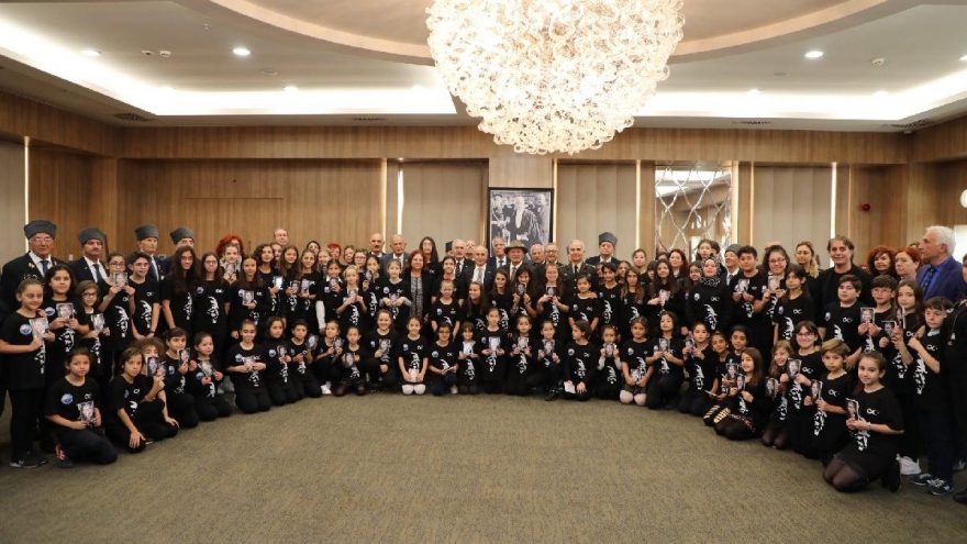 Çocuklar hayallerindeki Atatürk’ü çizdi