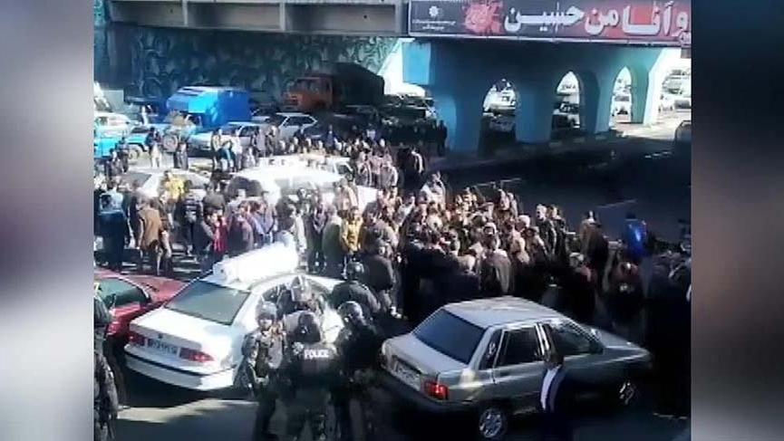 İran’daki gösterilerde 1000 kişi gözaltına alındı
