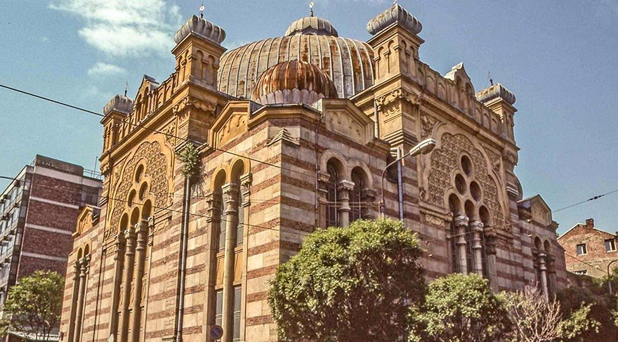 Komünist rejim döneminde hasarlı bir şekilde kalan bina, günümüzde İsrail'in yardımlarıyla tekrar ayağa kaldırıldı.