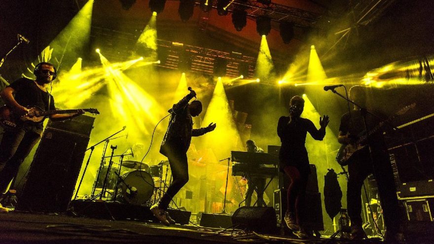 Mac DeMarco’dan önce Büyük Ev Ablukada ve Los Bitchos sürprizi