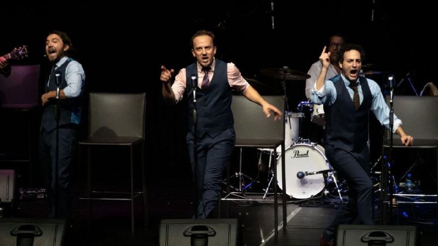 Biraderler Cabaret, seyirciye interaktif bir deneyim sunuyor