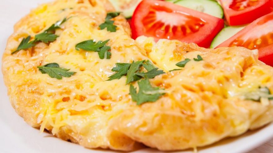 Omlet nasıl pişirilir? Peynirli omlet tarifi…
