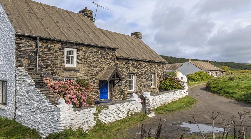 Galler'in güneybatısında yer alan Pembrokeshire inanılmaz güzel manzaralara sahip bir ilçe.