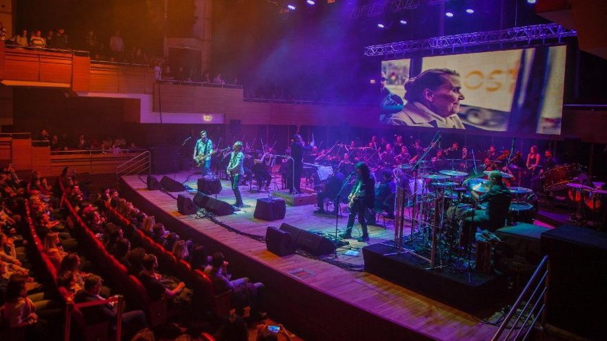 Mor ve Ötesi’nden senfonik performans