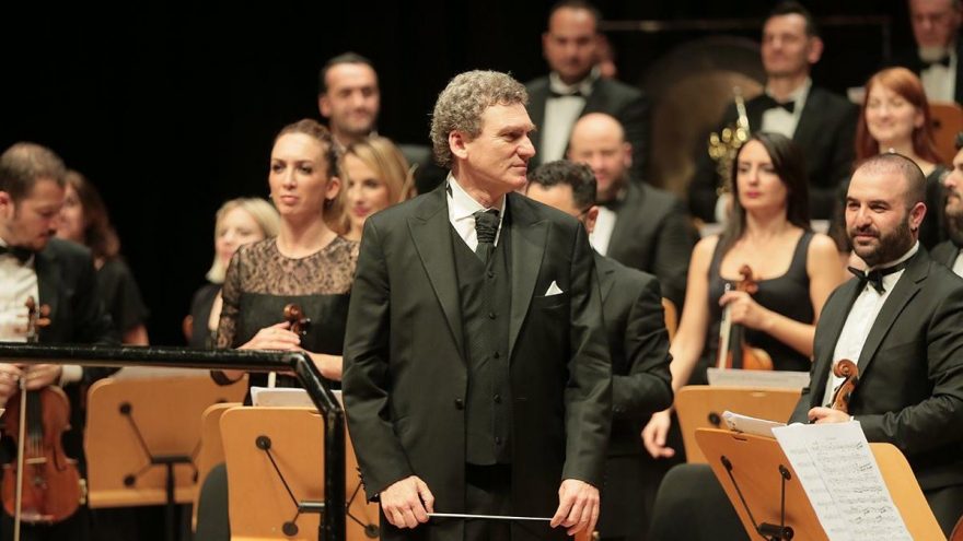 Cem Mansur 9 yıl sonra CRR’de konser yönetti