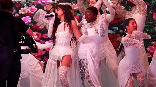 Camila Cabello Kensington Sarayı’ndan kalem çaldığını itiraf etti