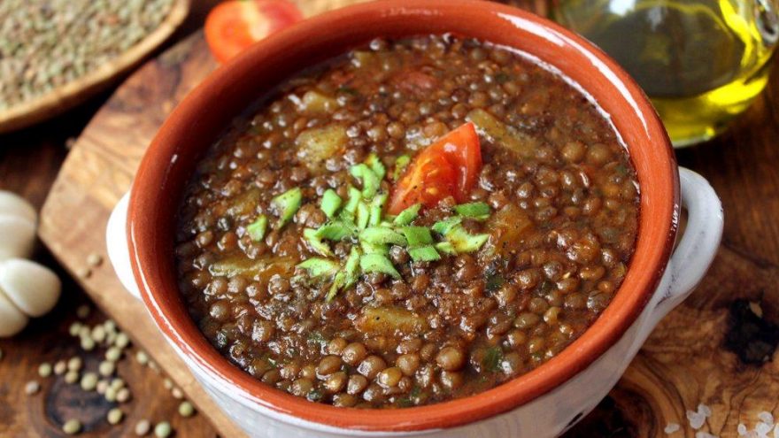Kıymalı yeşil mercimek yemeği nasıl yapılır? Yeşil mercimek yemeği tarifi…