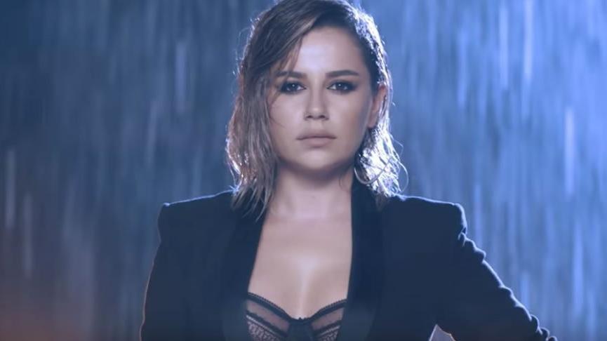 Merve Özbey kaza geçirdi