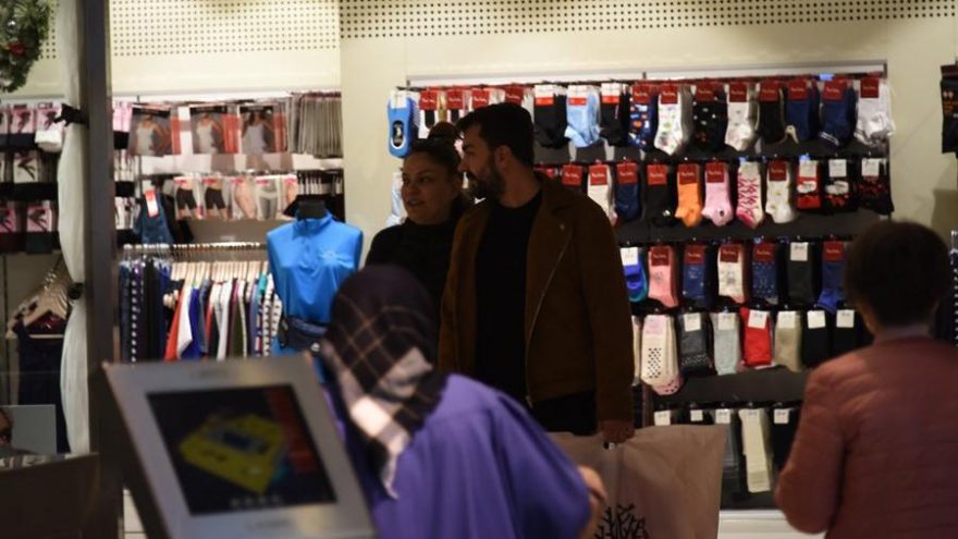 İzel, sevgilisi ile görüntülendi