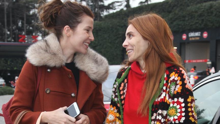 Selma Ergeç ve Nur Fettahoğlu alışveriş merkezinde birbirine rastladı