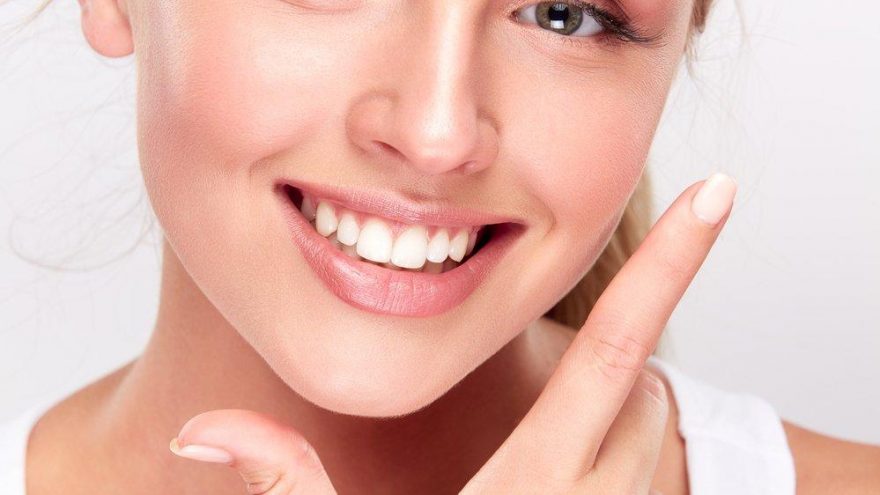 Diş saydamlaşması tedavisi nasıl yapılır? Diş minesi güçlendirme yöntemleri…