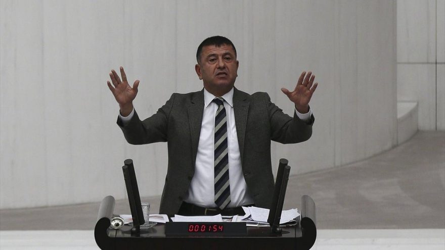 Meclis’te gerginlik: Vekiller birbirinin üzerine yürüdü