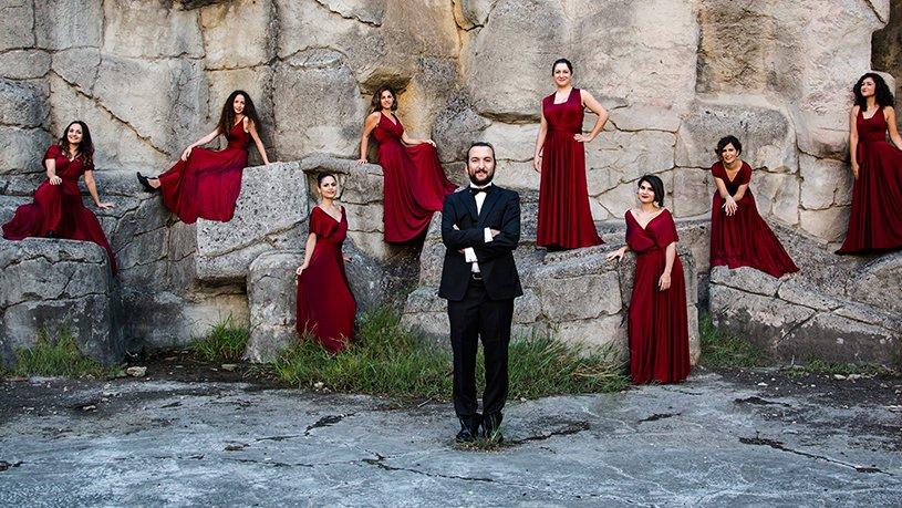 Sirene yeni yılı karşılıyor