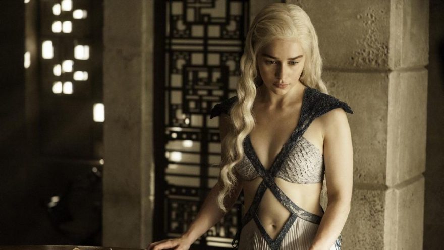 Emilia Clarke artık hayranlarıyla selfie çektirmeyecek