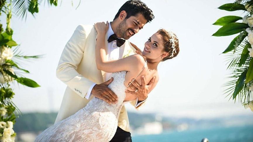 Fahriye Evcen’den Burak Özçivit’e romantik kutlama