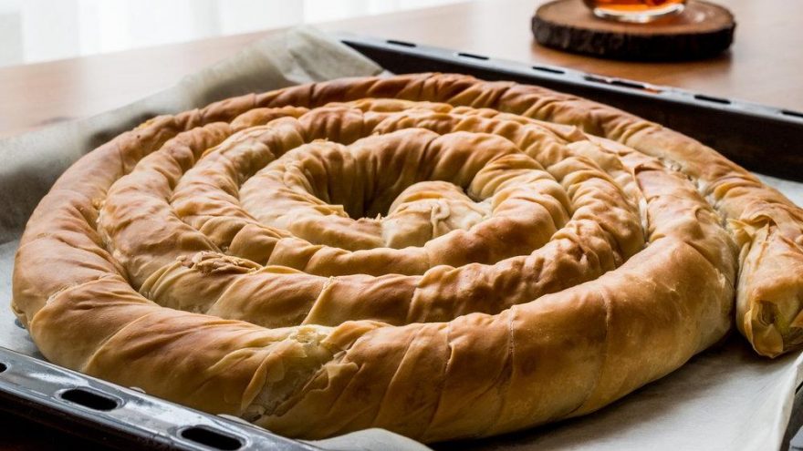 Kol böreği nasıl yapılır? Kıymalı kol böreği tarifi… Yemek Tarifleri