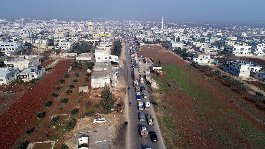 Son dakika… Havadan görüntülendi: Yüz binlerce Suriyeli sınıra akın etti