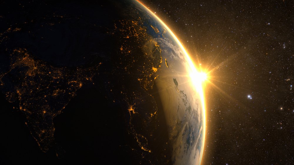 Oğlak burcu, dünya astrolojisine göre, hükümetler, İnşaat sektörü, düzen ve sistem kurmak, toplumsal prestij, sağlıkta dişler-kemikler, yaptırım gücünü elinde tutan kişiler, yargıçlar, iktidar partisi, genel kurmay başkanı, komutanlar, mühendisler, anıtlar müzeler, tarihi yerler, tarihi eserler, eski yapılar, eski binalar, köklü kurumsal firmalar sembolizmi arasında yer alır.