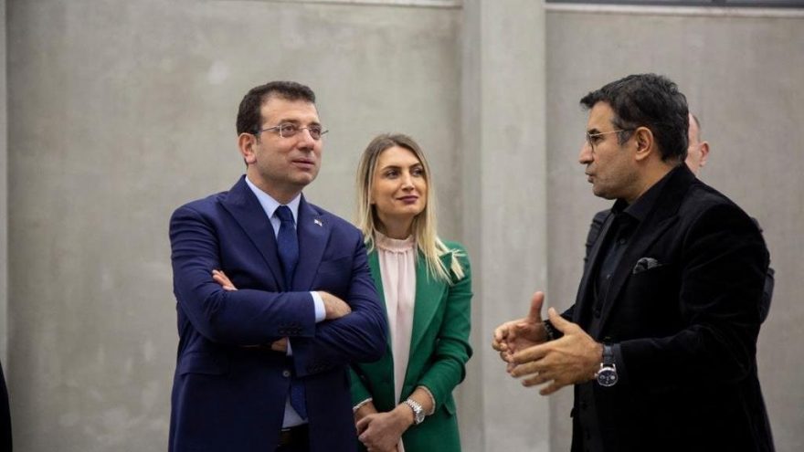 İBB Başkanı İmamoğlu’ndan Güneştekin sergisine ziyaret