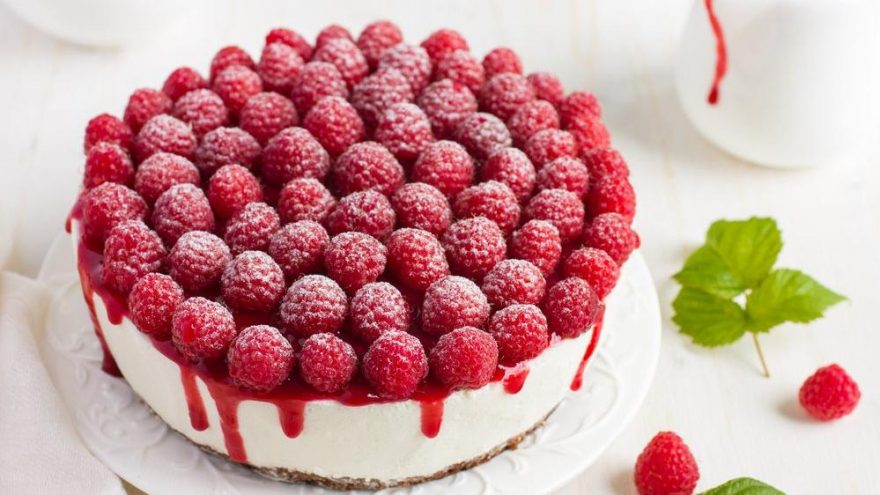 Cheesecake nasıl yapılır? Pişmeyen frambuazlı cheesecake tarifi…