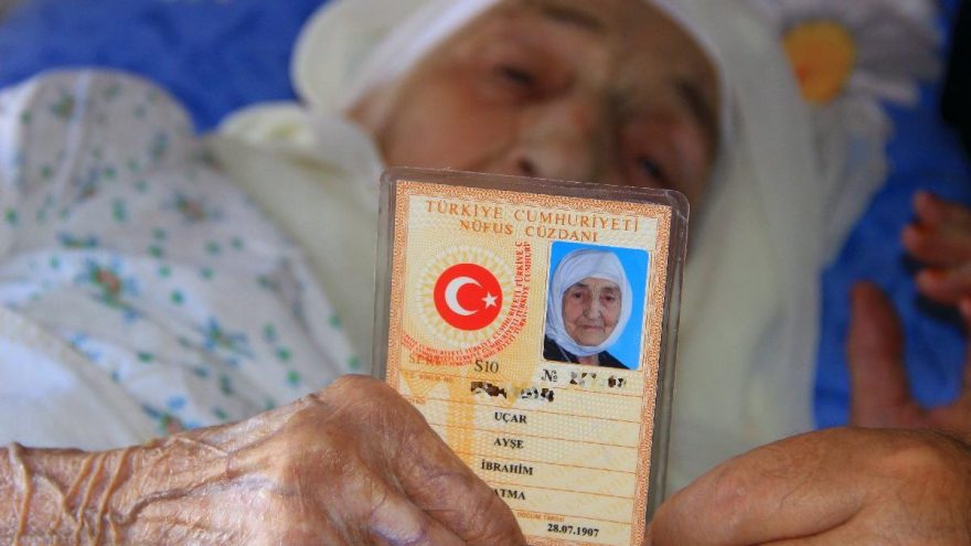 Türkiye’nin en yaşlı insanı hayatını kaybetti