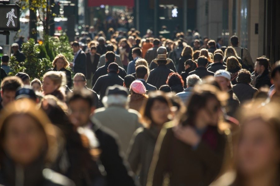 Mumyalar neden çürümez? Elma yediğimizde neden acıkırız? Bir kara deliğin içine nükleer bomba atsak ne olur? İşte insanlığın çokça merak ettiği soruların yanıtları...