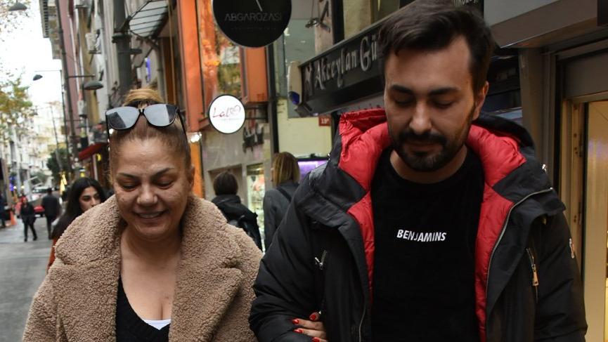 İzel sevgilisi ile Nişantaşı’nda görüntülendi