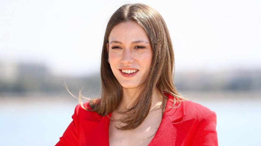 Serenay Sarıkaya kimdir? Serenay Sarıkaya kaç yaşında?