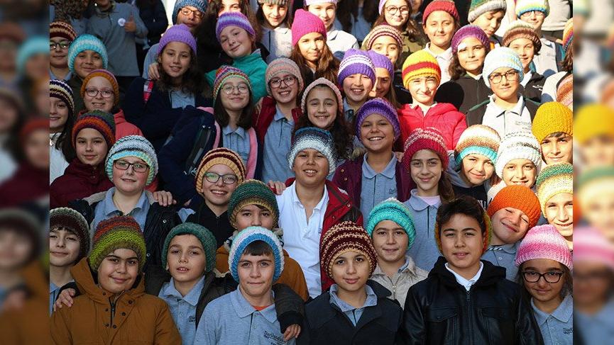 Geleneksel yılbaşı hediyesi: 122 tane bere ördü