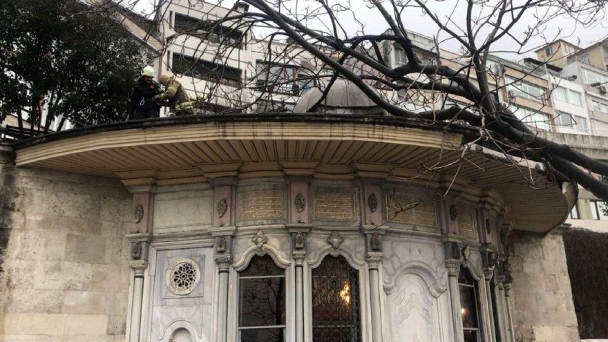 Fırtına 234 yıllık tarihi sebile zarar verdi