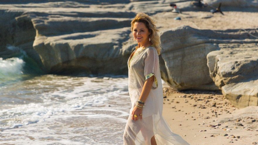 Pınar Aylin evinde klip çekti