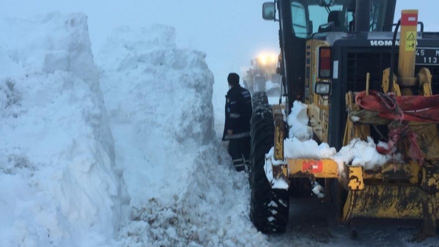 Kar nedeniyle Spil’e 2 gündür ulaşım kapalı