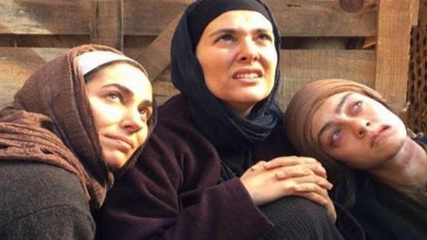 Bergüzar Korel’den Vatanım Sensin TBT’leri…