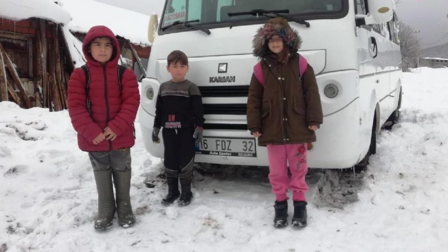 Kar nedeni ile 4 gündür okullarına gidemiyorlar