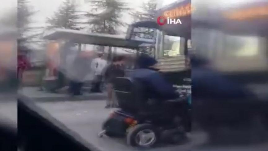 Tekerlekli Sandalyesiyle Halk Otobusunun Onunu Kesti Guncel Haberler