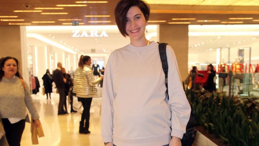 Bergüzar Korel doğum için gün sayıyor