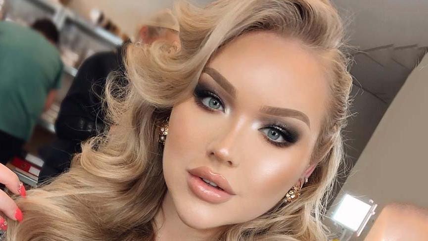 YouTuber NikkieTutorials bir video ile transeksüel olduğunu açıkladı