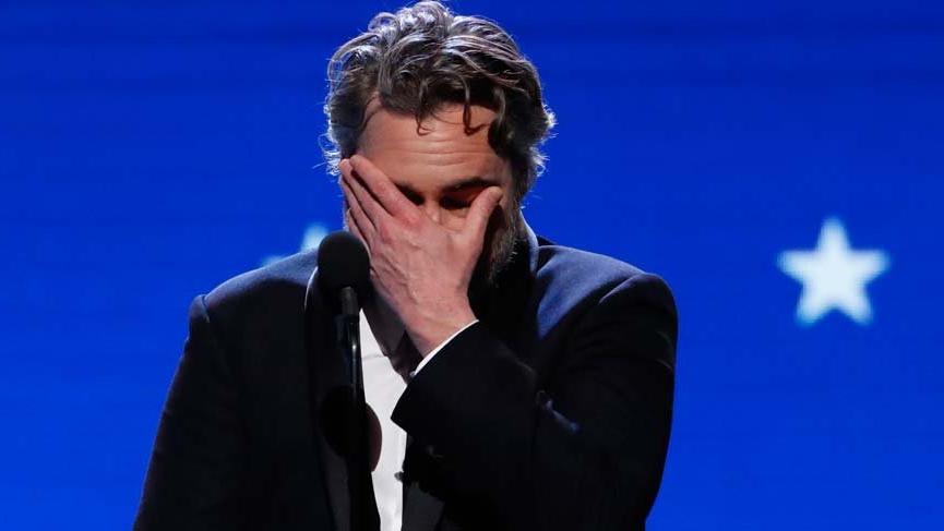 Joker’i canlandıran Joaquin Phoenix, abisinin ölümü hakkında konuştu