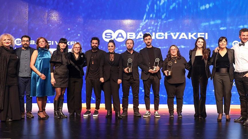 Sabancı Vakfı Mütevelli Heyeti Başkanı Güler Sabancı gençlere seslendi: Dijital dünyaya bağımlı olmayın