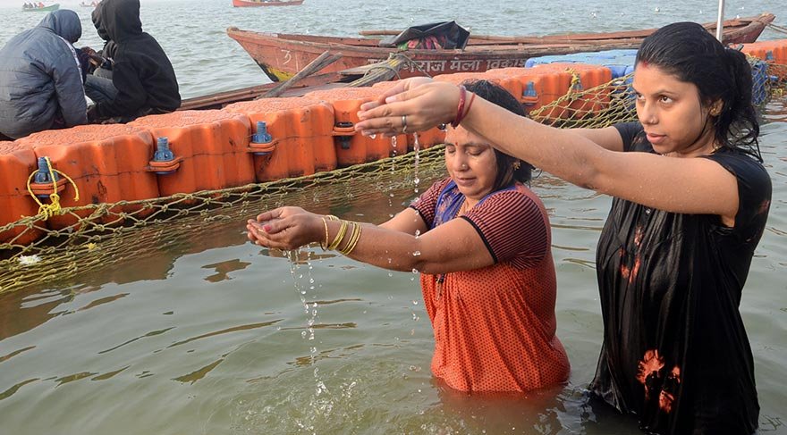 Magh Mela, Hindular için en büyük yıllık dini olaylar arasında yer alıyor.