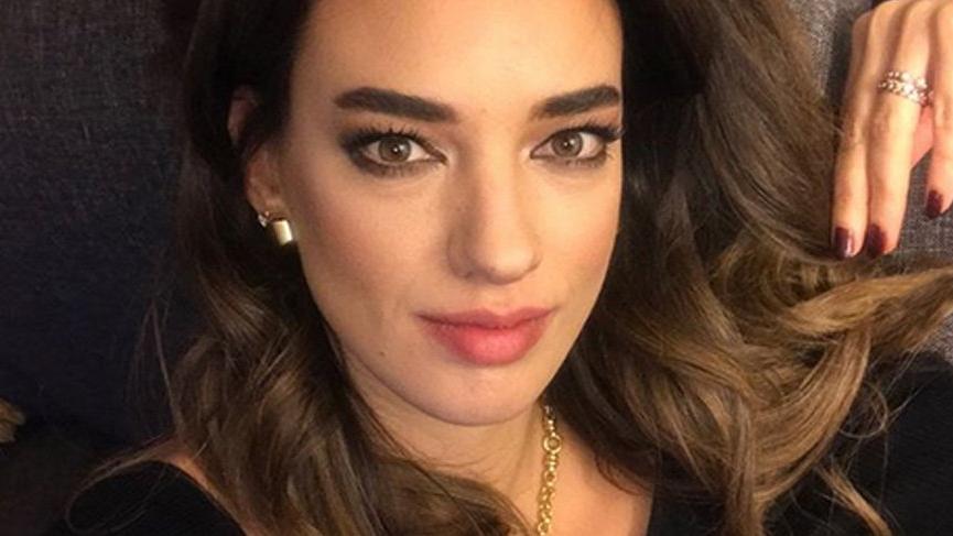 Seda Bakan kızı Leyla’ya filtre uygulamasıyla taç taktı