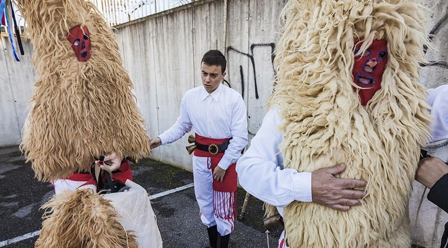 Ülkenin kuzeyindeki Asturias özerk bölgesindeki Valdesoto kentinde gerçekleşen bu yılki festival de oldukça renkli geçti.