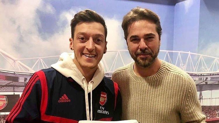 Mesut Özil’e iade-i ziyaret