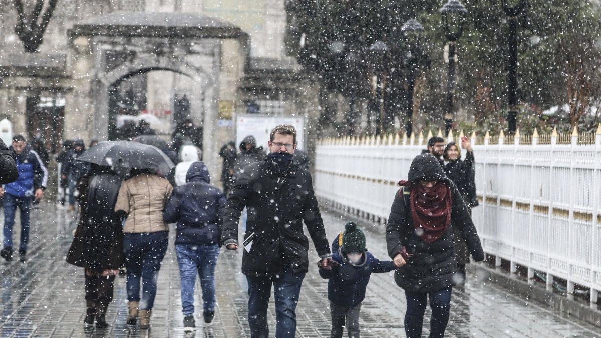 istanbul icin beklenen kar yagisi uyarisi geldi iste hava durumu raporu son dakika haberleri
